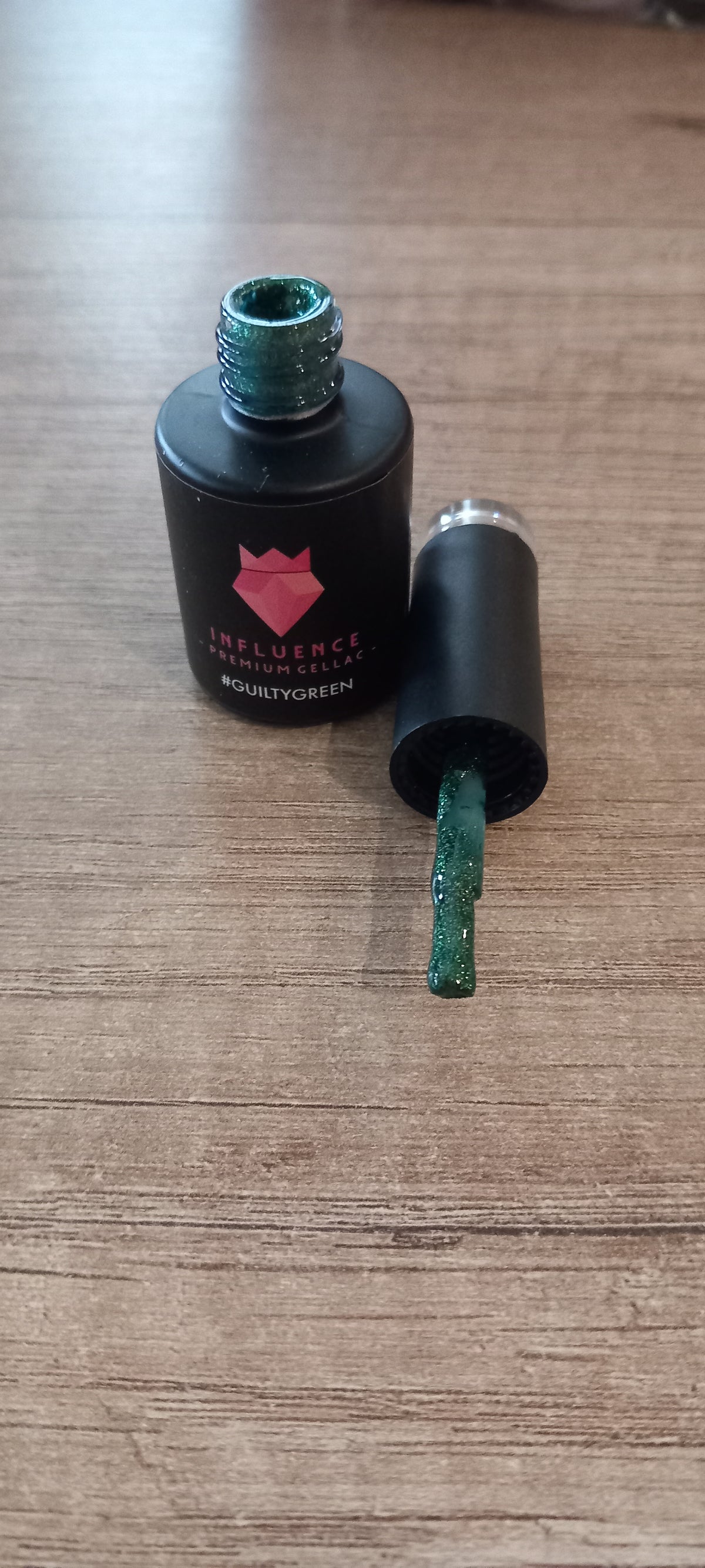 Gellak 010. Guilty Green
