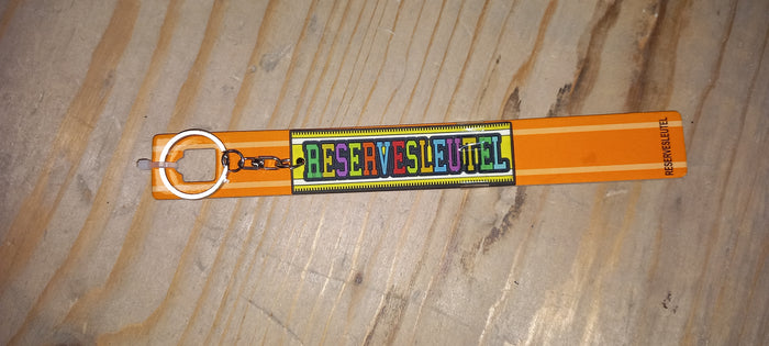 Sleutelhanger oranje: Reservesleutel