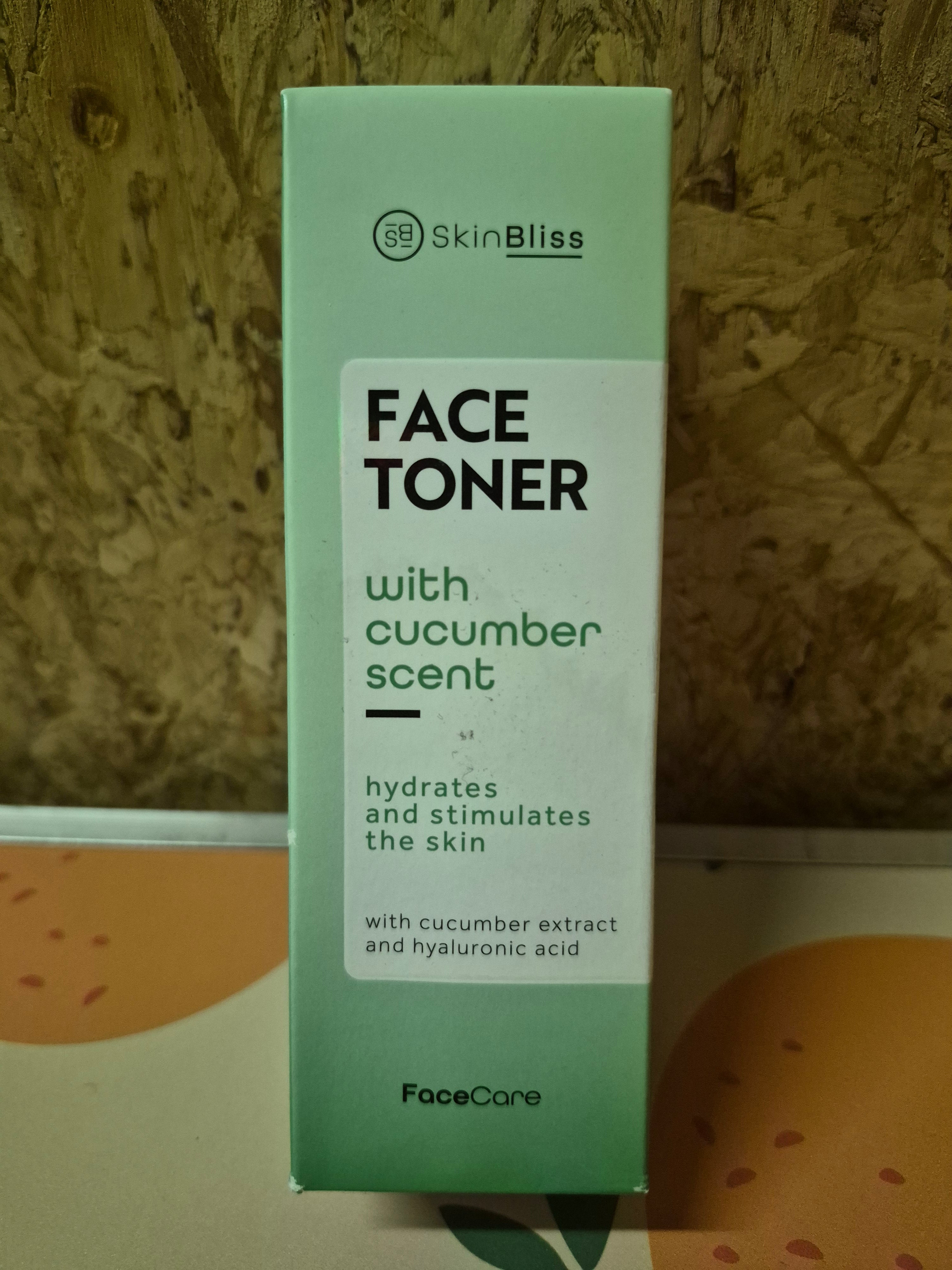 Face toner met komkommer