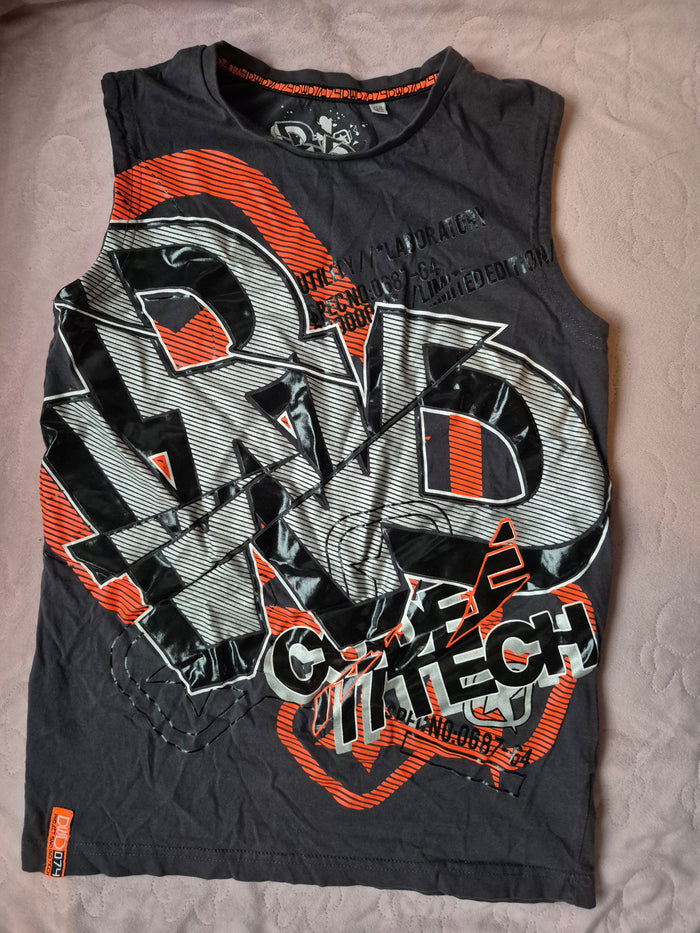 Mouwloos shirt maat 158/164
