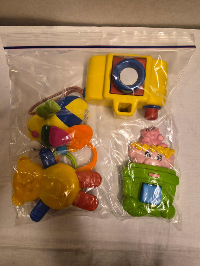 Set babyspeelgoed rammelaar speelcamera en bootje