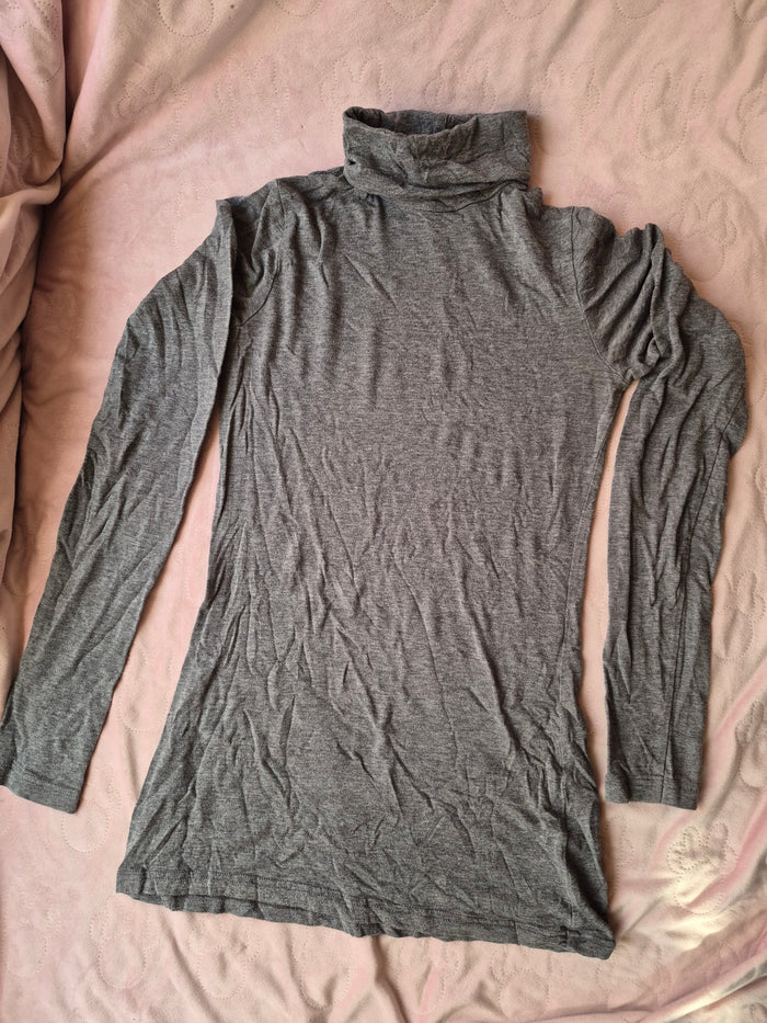Grijs koltruitje H&M maat 36
