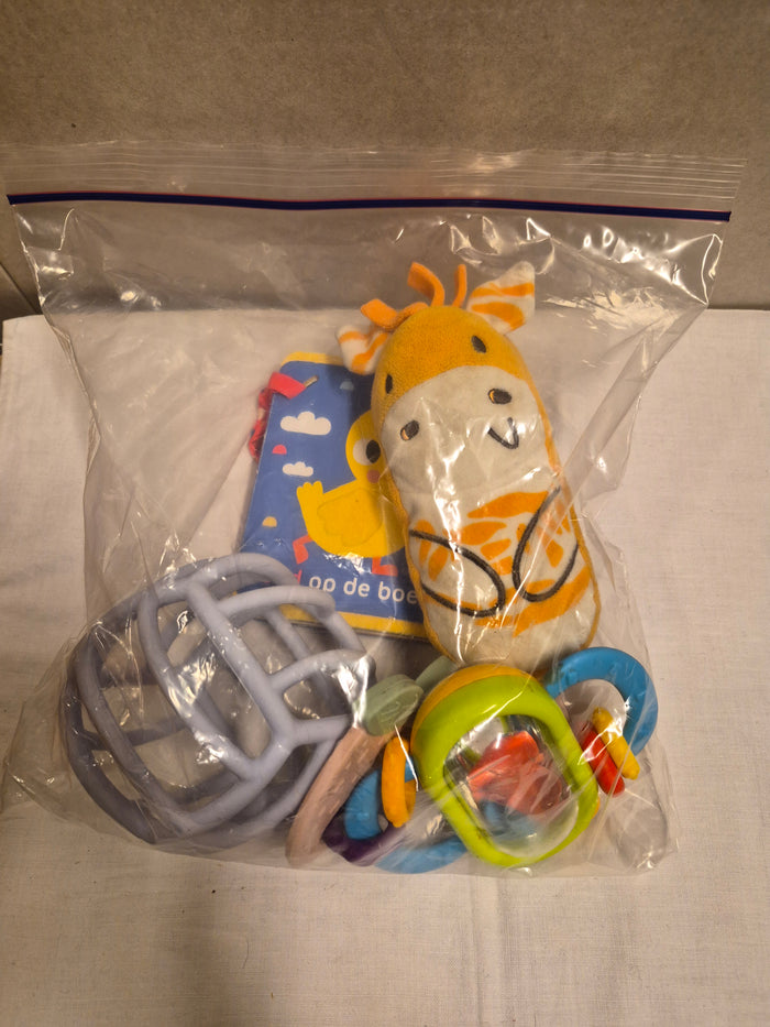 Set baby speelgoed rammelaar bijtring en knuffeldoekje