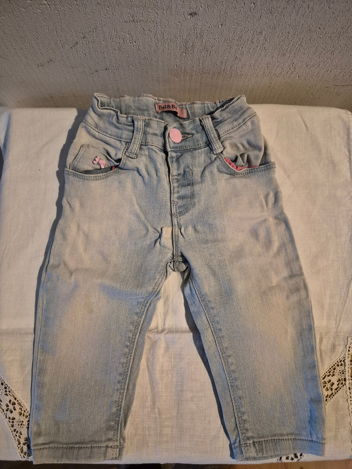 Licht blauwe spijkerbroekje maat 74