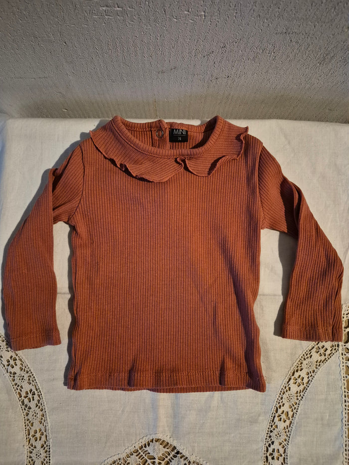 Bruin truitje maat 74