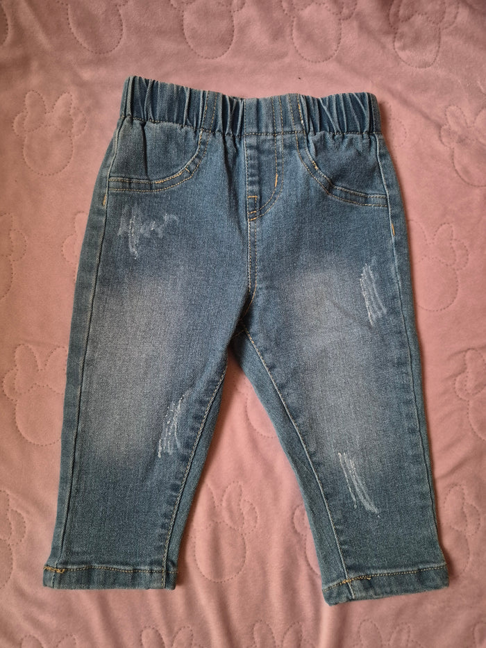 Baby spijkerbroekje maat 68